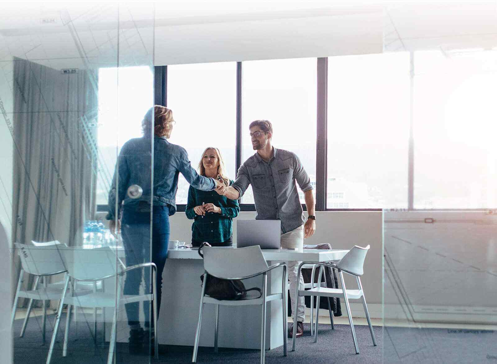 https://kristinanotebrokering.com/wp-content/uploads/2020/05/img-about-us.jpg